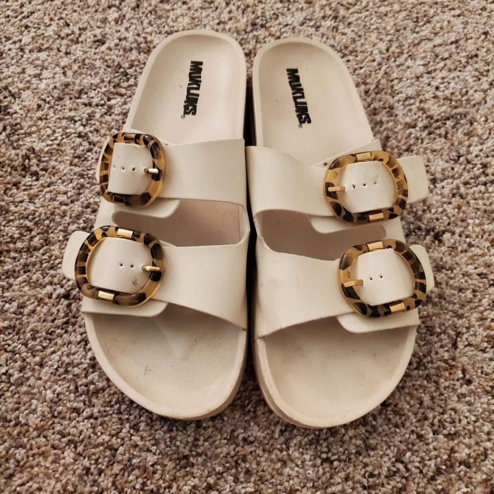 Mukluk sandals